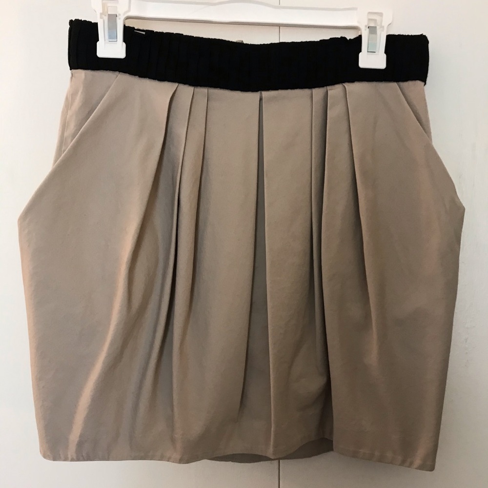 H&M Tan Pleaded Pencil Skirt Size: 10